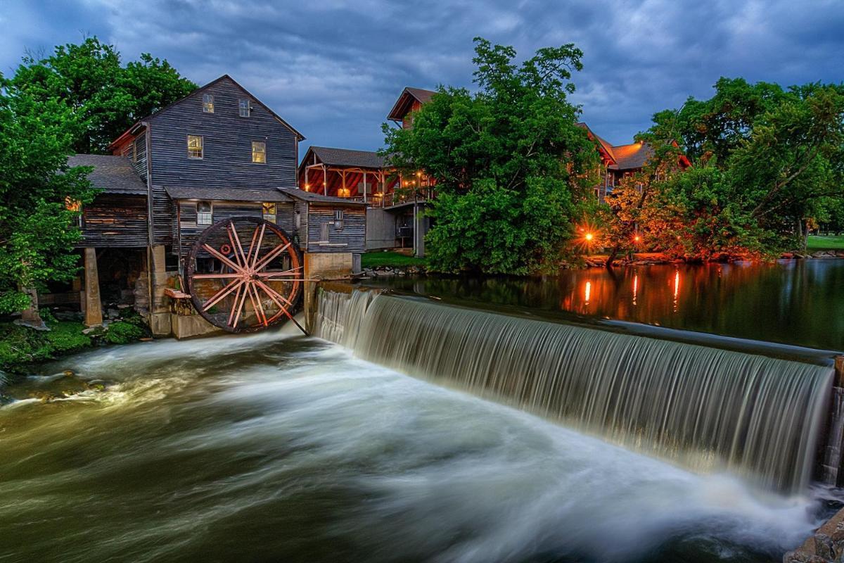 Bucky'S Bungalow, Hot Tub, 1089 Of Free Attraction Tickets For Each Paid Day, Dollywood And More! Gatlinburg Exterior photo