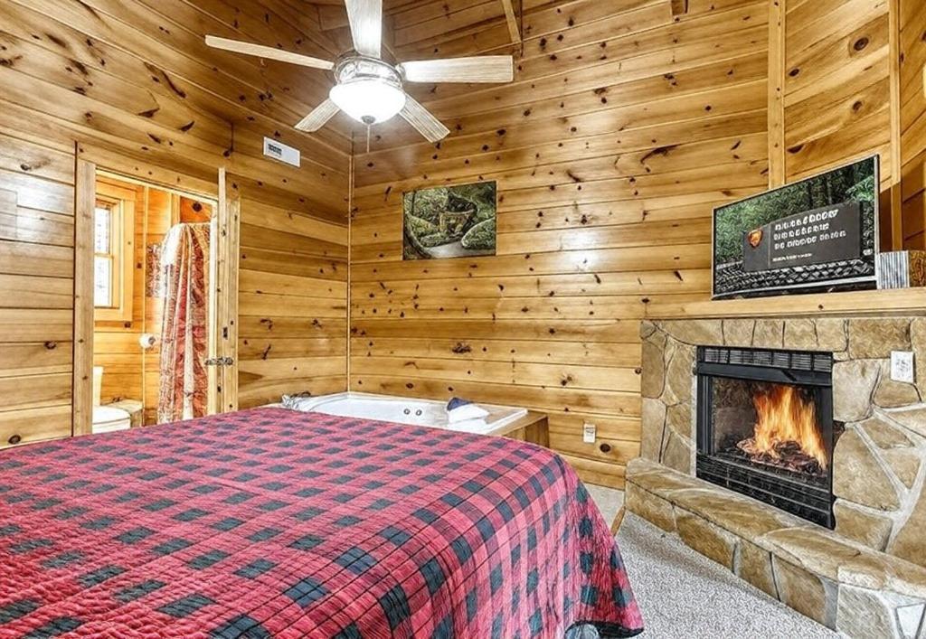 Bucky'S Bungalow, Hot Tub, 1089 Of Free Attraction Tickets For Each Paid Day, Dollywood And More! Gatlinburg Exterior photo
